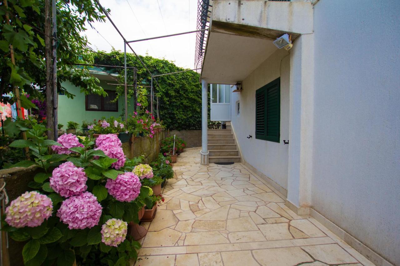 Apartments By The Sea Sucuraj, Hvar - 566 Kültér fotó