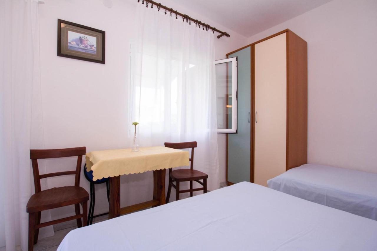 Apartments By The Sea Sucuraj, Hvar - 566 Kültér fotó