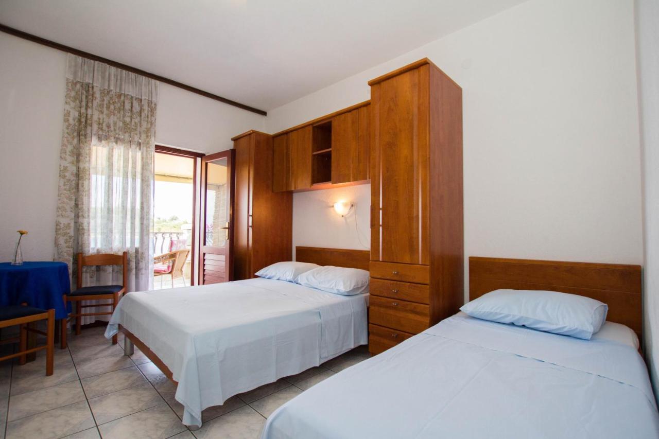 Apartments By The Sea Sucuraj, Hvar - 566 Kültér fotó
