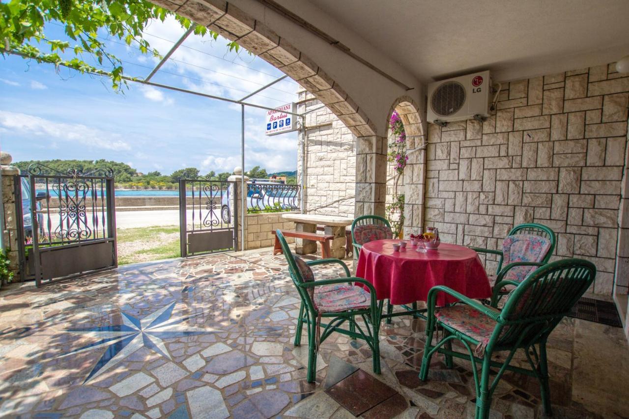 Apartments By The Sea Sucuraj, Hvar - 566 Kültér fotó